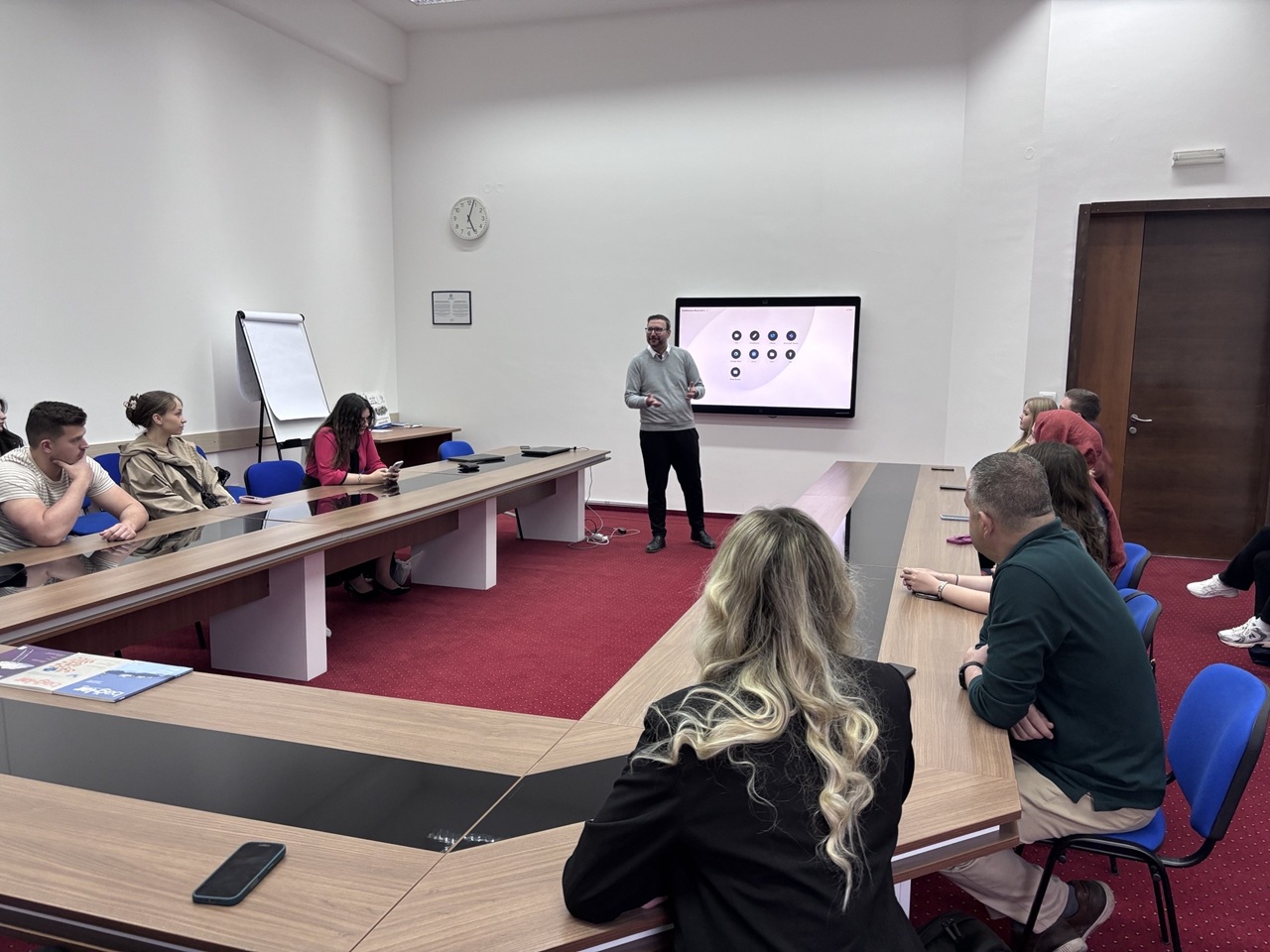Faculty of Law Hosts Inspiring Career Talk with Alumni for Current Students