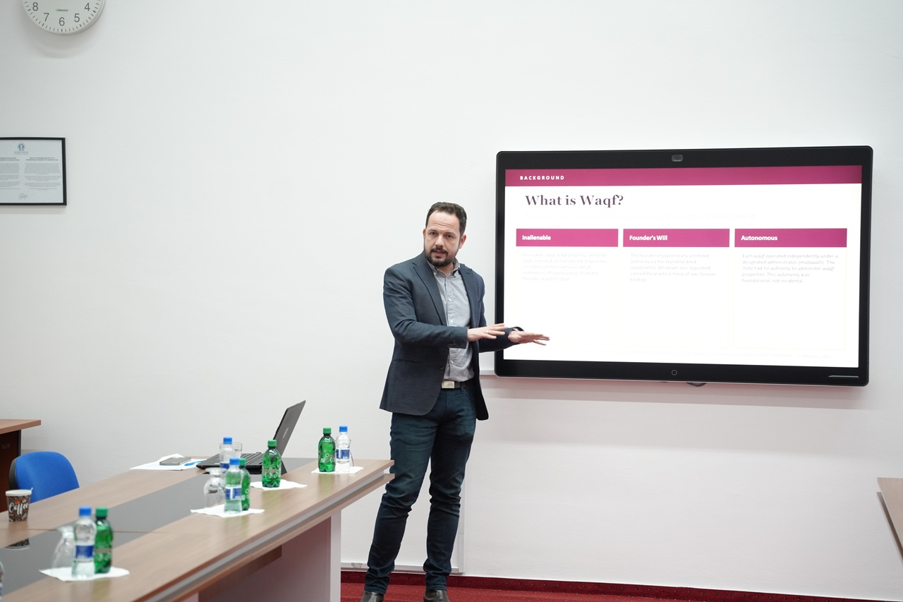 Dr. Tarik Durmišević “Menşura İstisnası” Konulu Bir Konferans Gerçekleştirdi