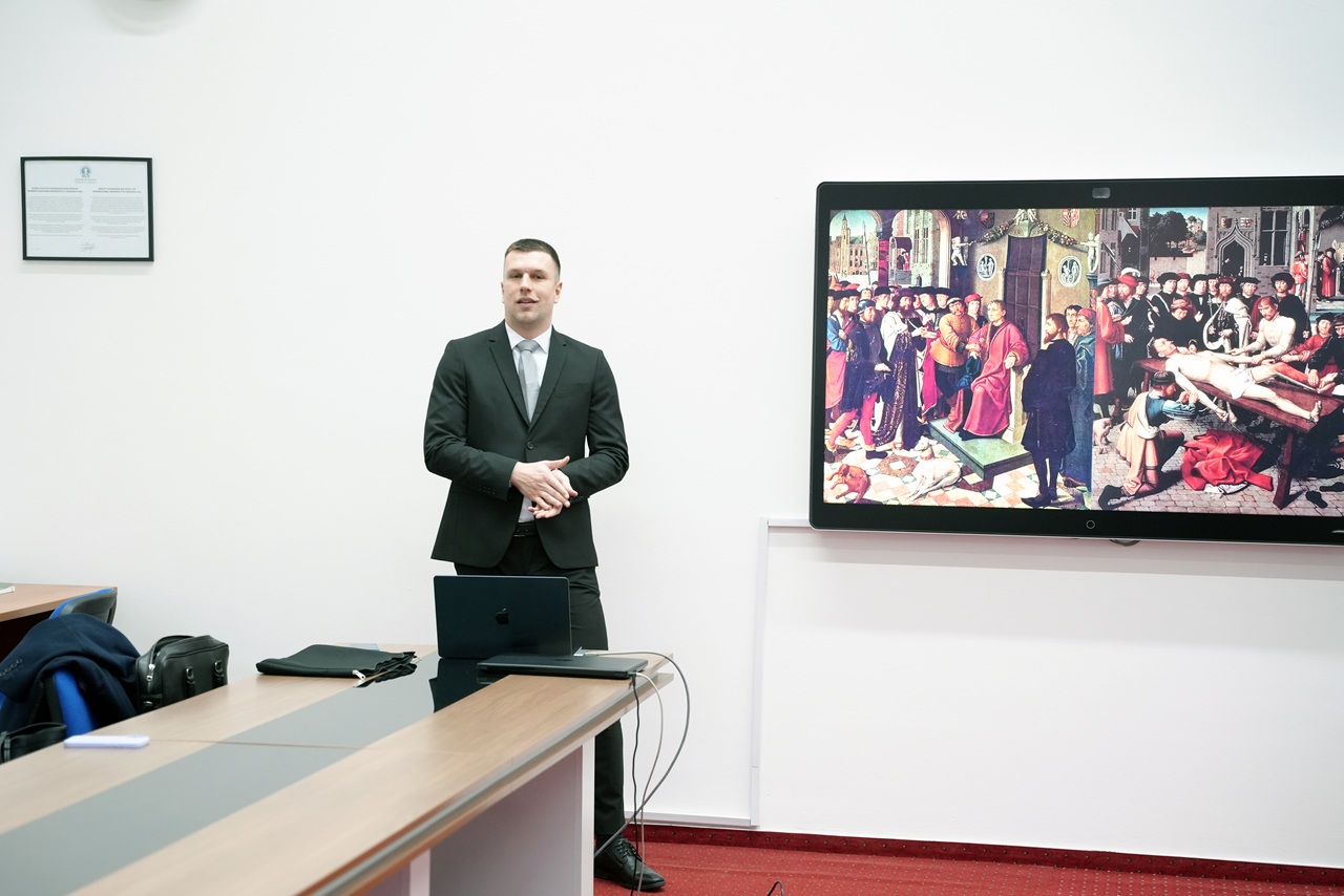“Demokrasinin İnşasında Yargıçların Rolü” Başlıklı Konferans, FLW’nin Bahar Dönemindeki İlk Açık Dersi Oldu