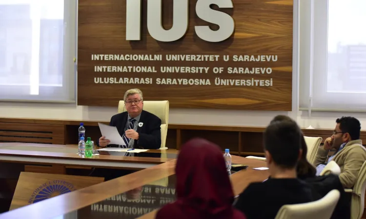 Dr. David Pettigrew održao predavanje na temu “Presuda Haškog tribunala u slučaju Vojislava Šešelja”