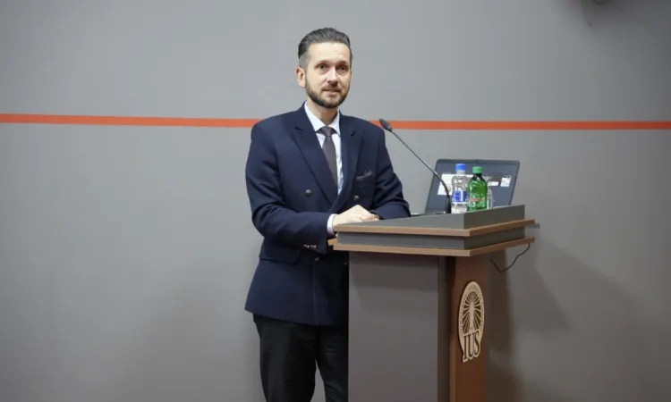 Prof. Dr. Grzegorz A. Skrobotowicz Delivers Guest Lecture at IUS Faculty of Law