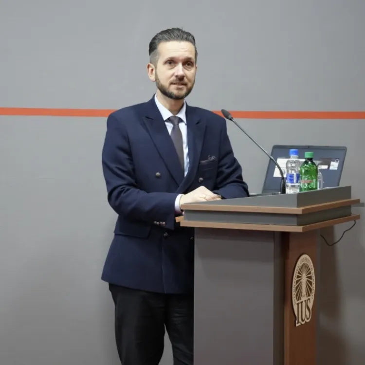 Prof. Dr. Grzegorz A. Skrobotowicz Delivers Guest Lecture at IUS Faculty of Law
